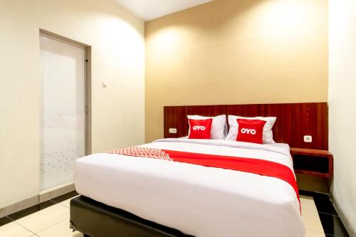 Standard Double Room image 2