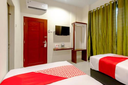 Delxue Twin Room image 2