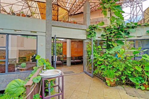 Photo - Super OYO Capital O 91810 Hotel Balebat 2