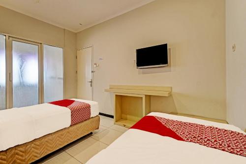 Delxue Twin Room image 3