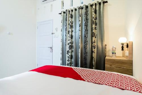 Standard Double Room image 4