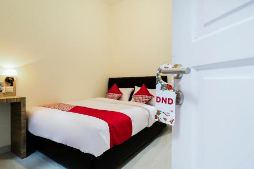 Standard Double Room room in Capital O 873 Kamani Homestay Syariah