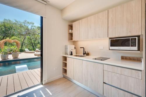 The Bungalows #6 - Boutique Hotel in Flamingo Beach - Top Level Studio in Playa Flamingo