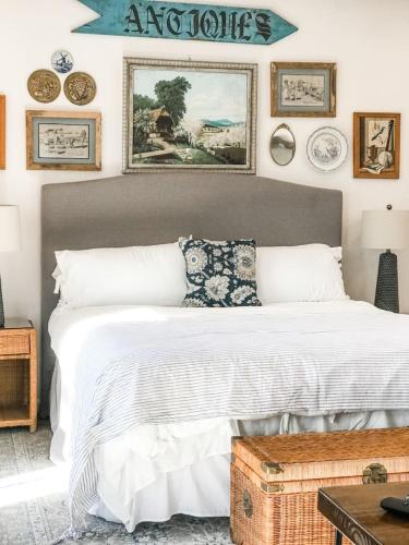 Charming Cottage w KING Bed 1m To Downtown - image 14