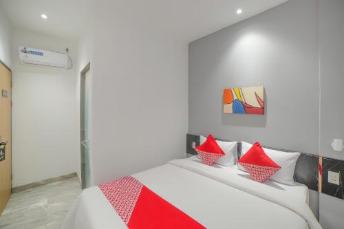 Standard Double Room image 10