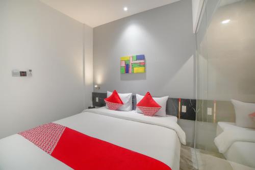 Standard Double Room image 8