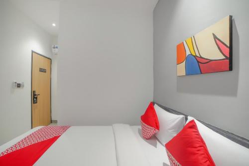 Standard Double Room image 7