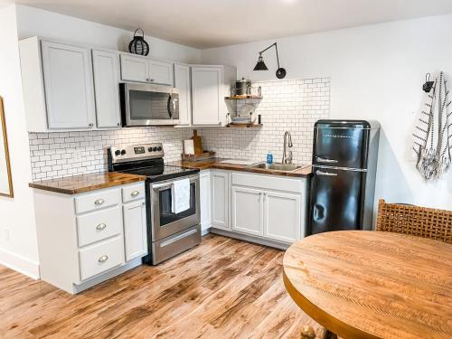 New Studio Apt w KING Bed 1mi to Columbias Sq - image 13
