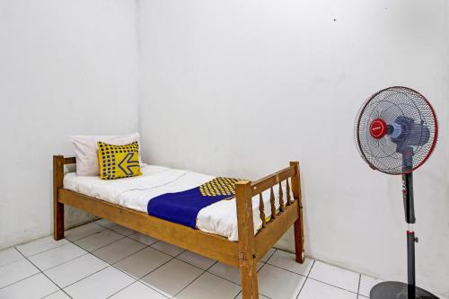 Small Single Room image 6