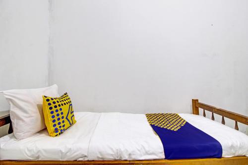 Small Single Room image 5