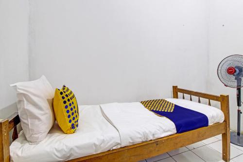 Small Single Room room in Hotel O Luqman Kostel Syariah