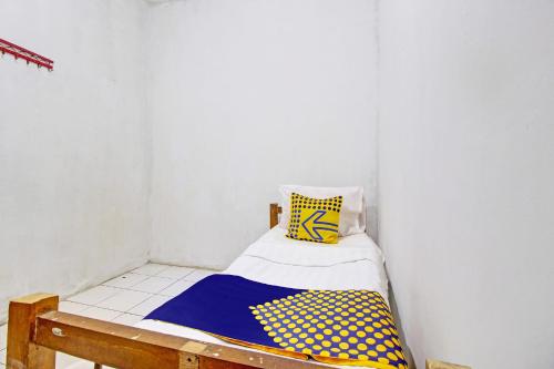 Small Single Room image 3
