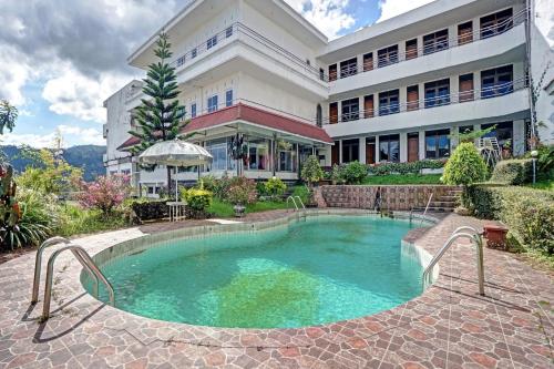 Hotel O Victory, Batu