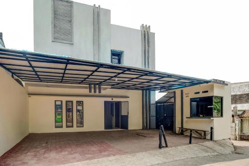 Entrance, Hotel O Graha Hsc Syariah in Depok
