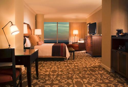 Omni Fort Worth Hotel - Tap to explore photos