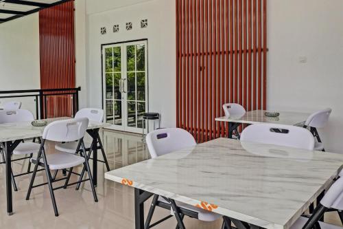 Vestibule, Hotel O De Luna Hotel in Banjarbaru