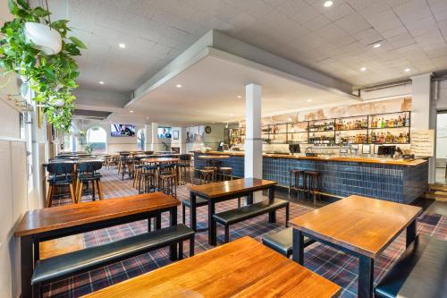 حانة/استراحة, College Lawn Hotel in Prahran