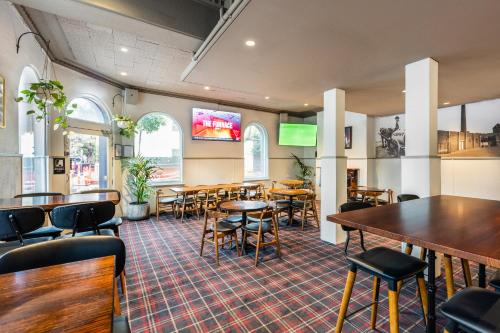 حانة/استراحة, College Lawn Hotel in Prahran