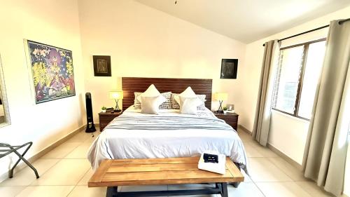 Modern Ajijic 1 King Bedroom with Great Patio - Waking Distance To Everything Modern Ajijic 1 King Bedroom with Great Patio - Waking Distance To Everything