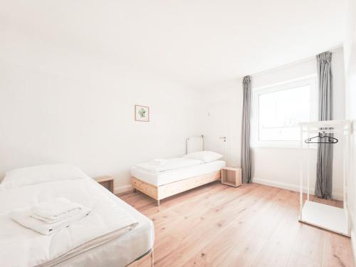Tolstov Apartments - Monteurwohnung - 3 Schlafzimmer - Esszimmer - Küche - Waschmaschine (Tolstov Apartments - Monteurwohnung - 3 Schlafzimmer - Esszimmer - Kuche - Waschmaschine) in Heiligenhaus