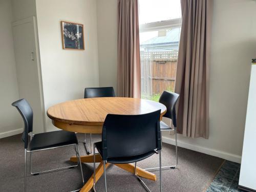 Attached Units on Madras! Unit A