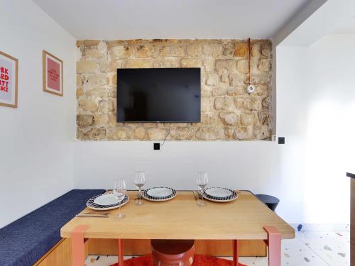 Authentic apartment - 1BR/2P - Goutte-d'Or - image 4