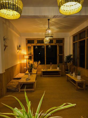 Restorāns, The Woods - Tirthan Valley in Gushaini
