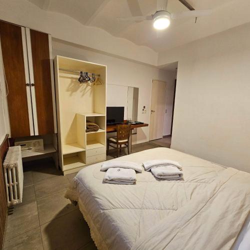 Economy Double or Twin Room image 2