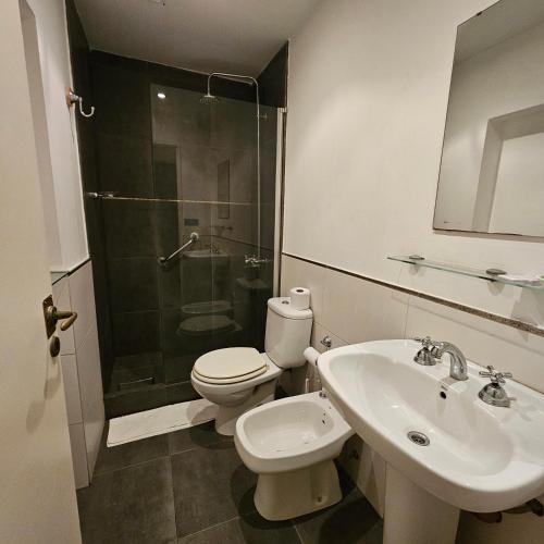 Economy Double or Twin Room image 4