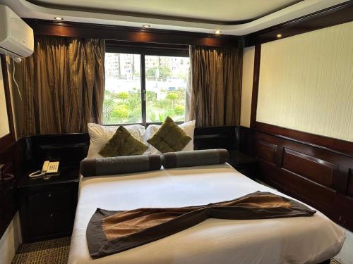 مركب ريفر بوت River Boat, Il Cairo