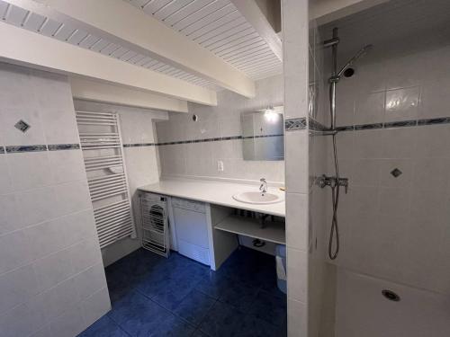 Apartment image 8