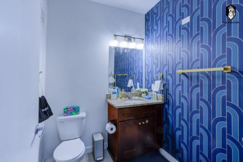 The Stallion #108 - Modern Spacious Loft in Downtown with free parking The Stallion #108 - Modern Spacious Loft in Downtown with free parking