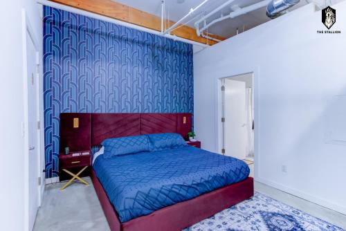 The Stallion #108 - Modern Spacious Loft in Downtown with free parking The Stallion #108 - Modern Spacious Loft in Downtown with free parking