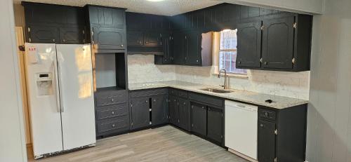 Konyha, WI35 & I20 Queen! in Edgecliff Falu