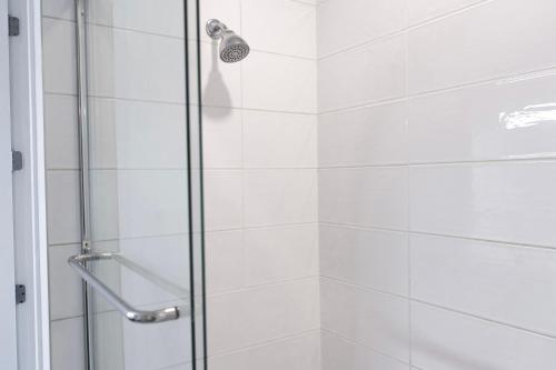 Bright & Stylish 1-Bedroom, Walk to Netflix, Perfect for Long Stays FREE PARKING, Los Angeles (zdjęcie 8)