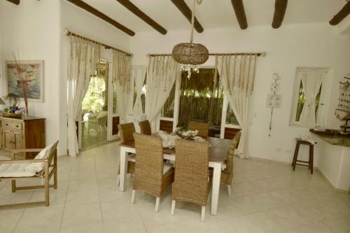 Villas Maranata Complex 5 Villas 3Brd FrontBeach in Coson Vízpart