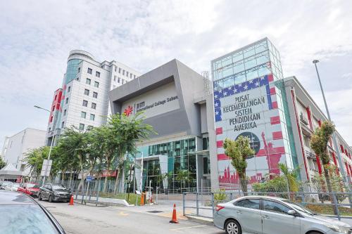 5mins to Sunway Pyramid #Subang SS15 Cozy studio - image 12