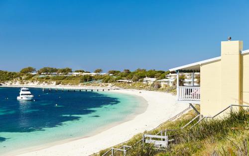 ชายหาด, Stay Rottnest in เกาะร็อตต์เนสต์