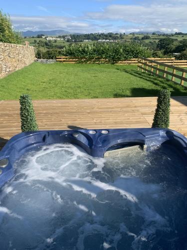 Luxury Cottage, views of the Lakes with Hot Tub