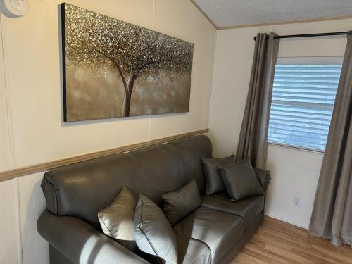 Delightful 2 Bedroom Model Home in Pigeon Forge, USA