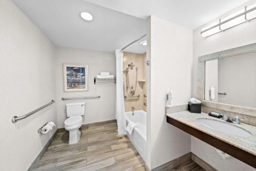 Hilton Garden Inn Plymouth - image 11