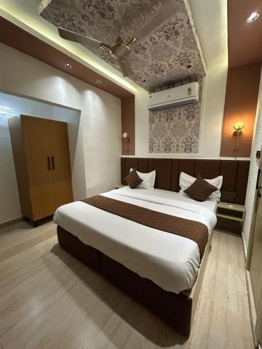 Divine Hotel in Karnal