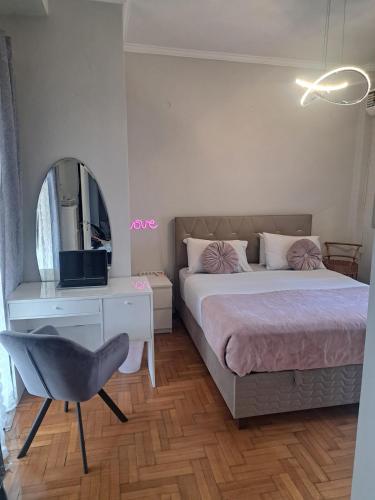 Exarchia Penthouse Cozy & Central, Atene