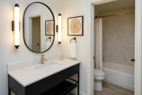 The Woodrose- NEWLY RENOVATED - 샤워실