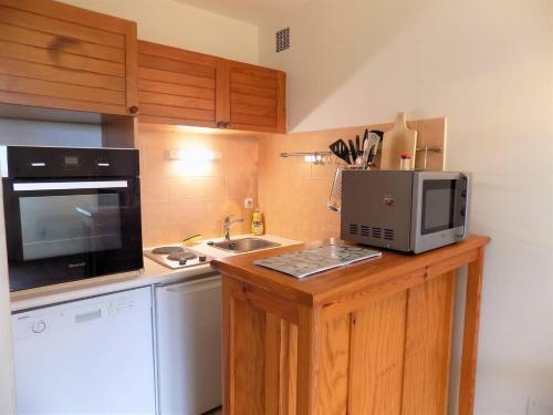 One-Bedroom Apartment image 1