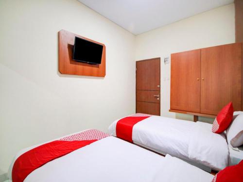 Delxue Twin Room image 7