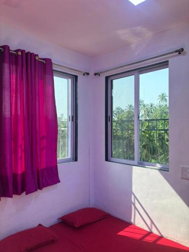 Mixed Dormitory Room image 3