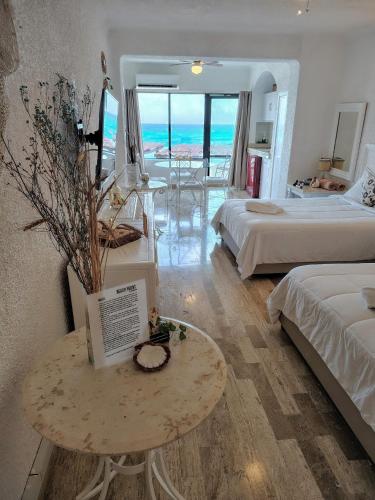 Beachfront Studio With Ocean View in Cancún, Mexico