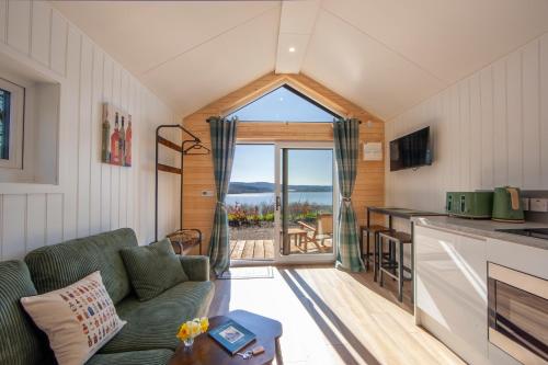 Appin Holiday Homes - Lodges, Shepherds Hut and Train Carriage stays in Port Appin