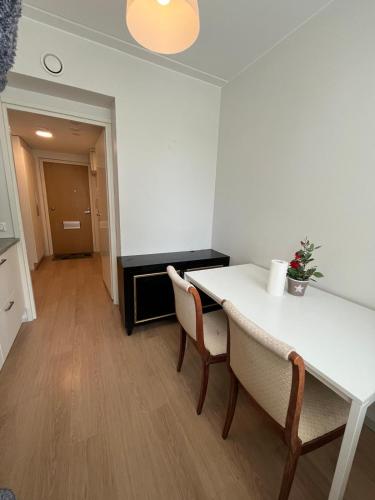 Facilities, Kotimaailma Helsinki - tilava yksio in Kurkimäki